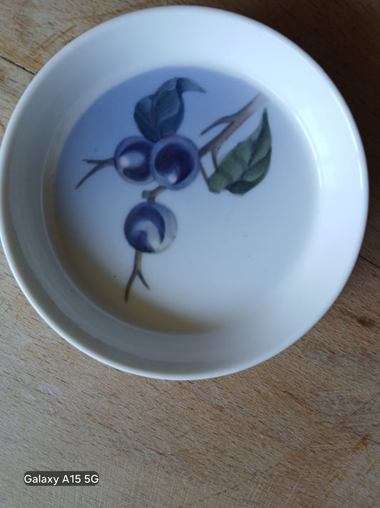 Royal Copenhagen Blueberry Pin Dish Butter Pat No.1853A Danish Porcelain.